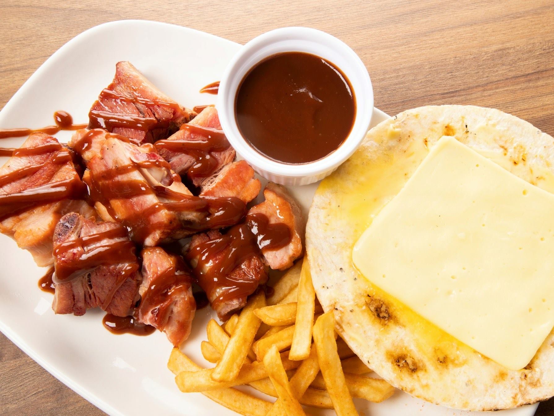 costillas-barbequeu-con-papas